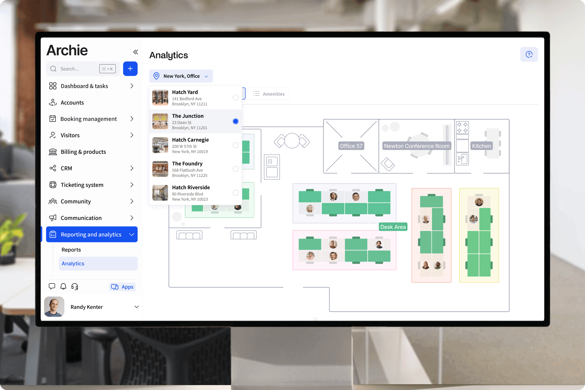 website-v3:pictures.website-v3.alt.coworking-insights-hub-product-carousel-vertical-3-multi-location